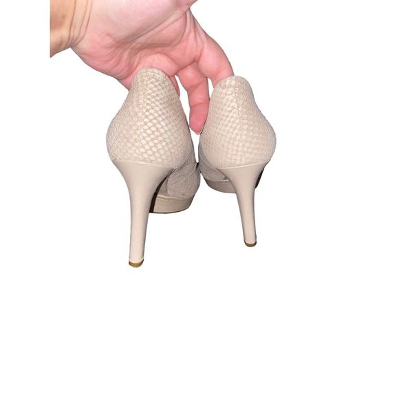 Gently Used Rockport Platform Heels 6.5 - Picture 8 of 16